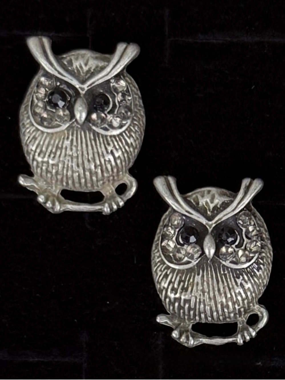 Beautiful, aged Silvertone, vintage etched owl, pierced earrings